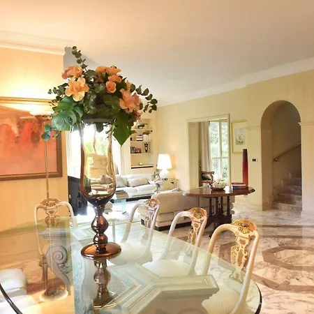 La Via Romana Boutique Pensión Bordighera