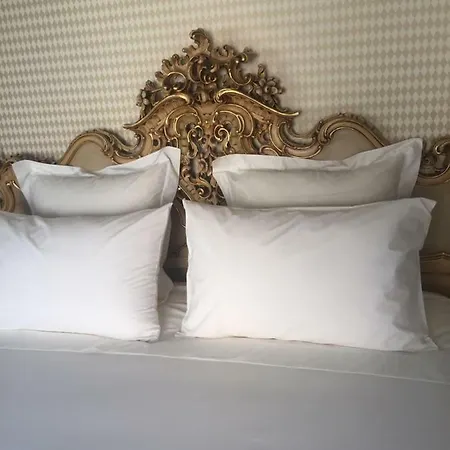 La Via Romana Boutique Pensión Bordighera