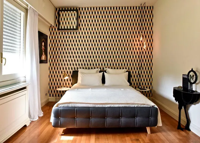 Πανσιόν La Via Romana Boutique 4*